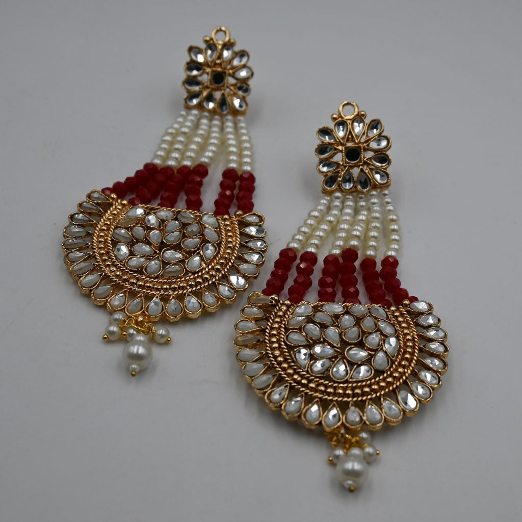 Graceful Pearls Dropped Earrings