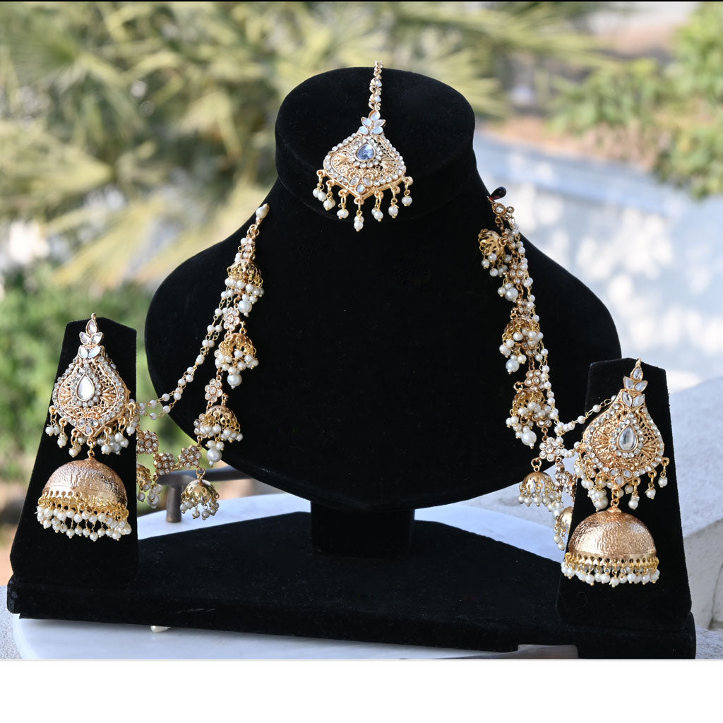 Elevate Nauratan Earrings With Saharay And Bindia