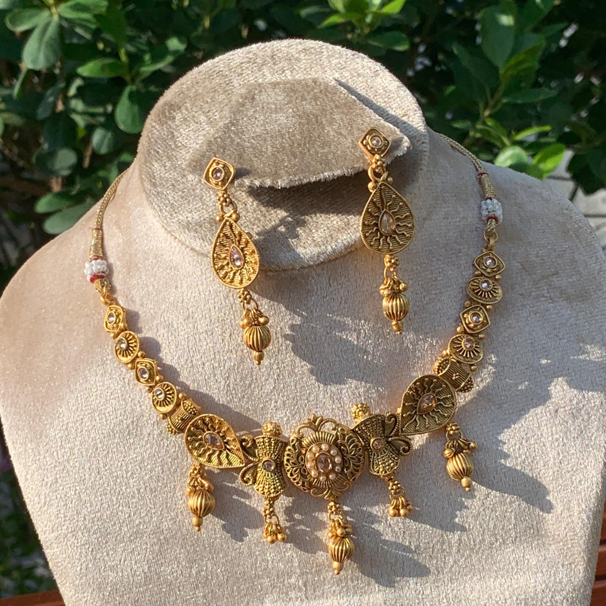 Anneliese Rajwadi Necklace & Earrings Set