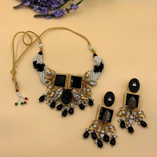 Carina Crushed Stone Necklace & Earrings Set