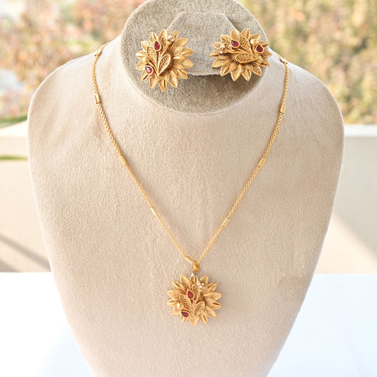 Sparkling Leaves Rajwadi Necklace
