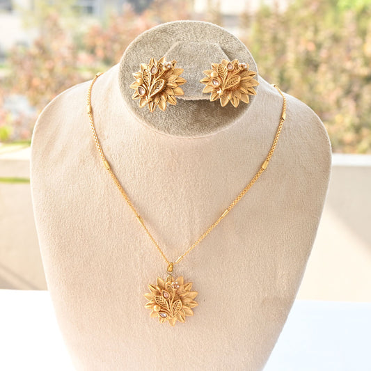 Sparkling Leaves Rajwadi Necklace